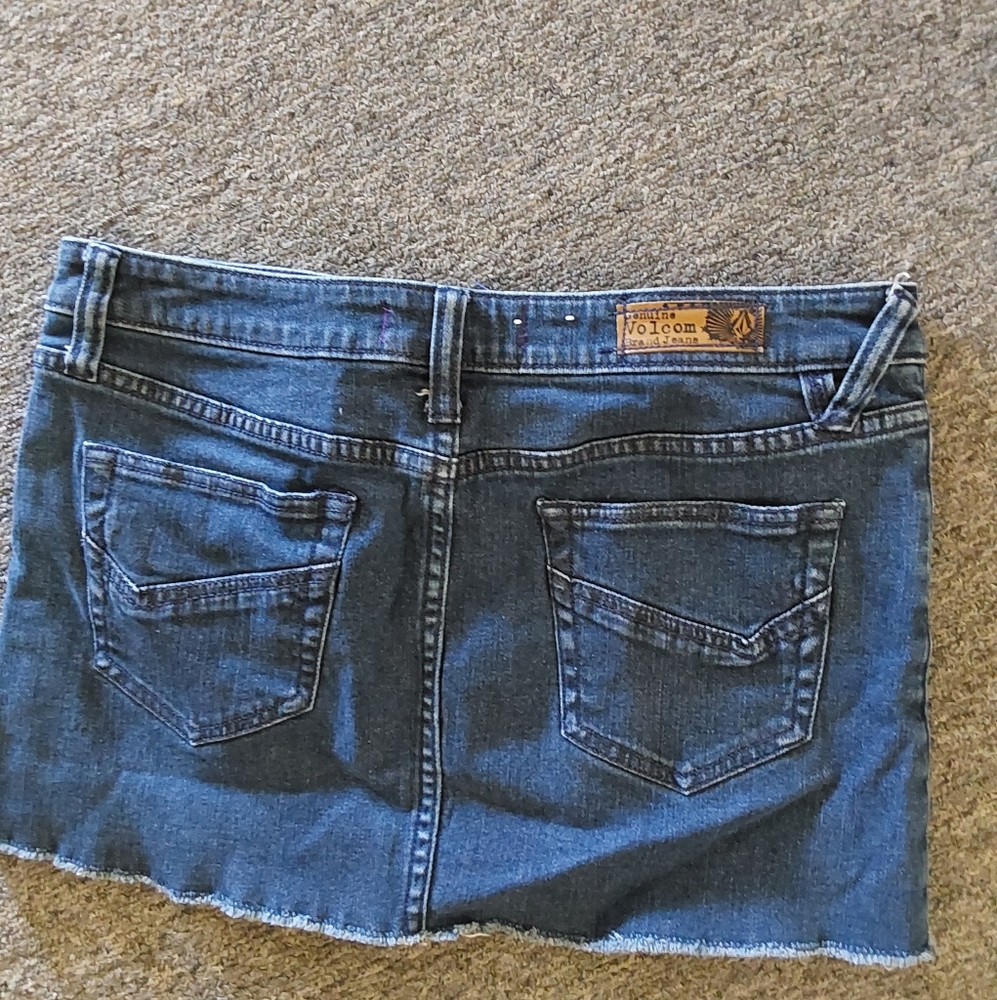 Volcom denim jean mini skirt size 5